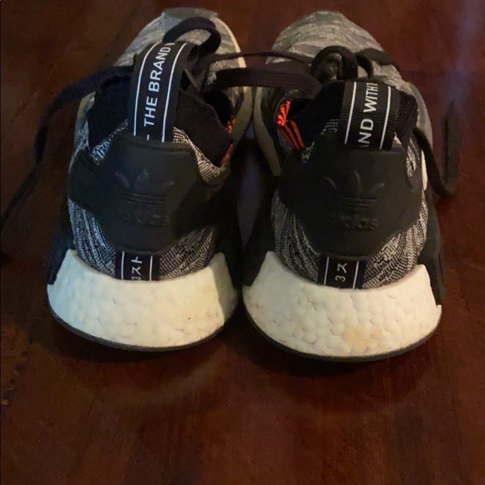 NMD R1 - Picture 3 of 5